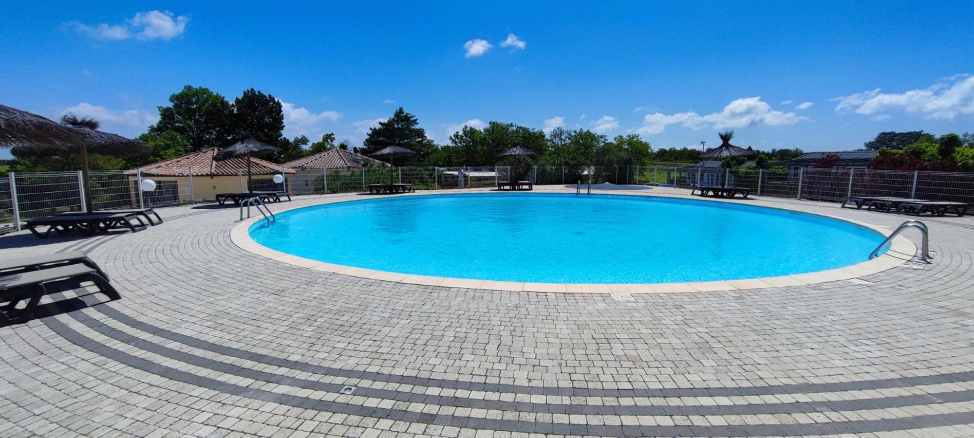 Camping Carrefour De L'Ardeche Saint-Remeze Экстерьер фото